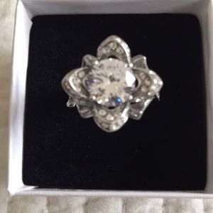 Sterling silver CZ impressive flower ring